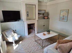 Stunning New Forest Cottage close to Paultons Park